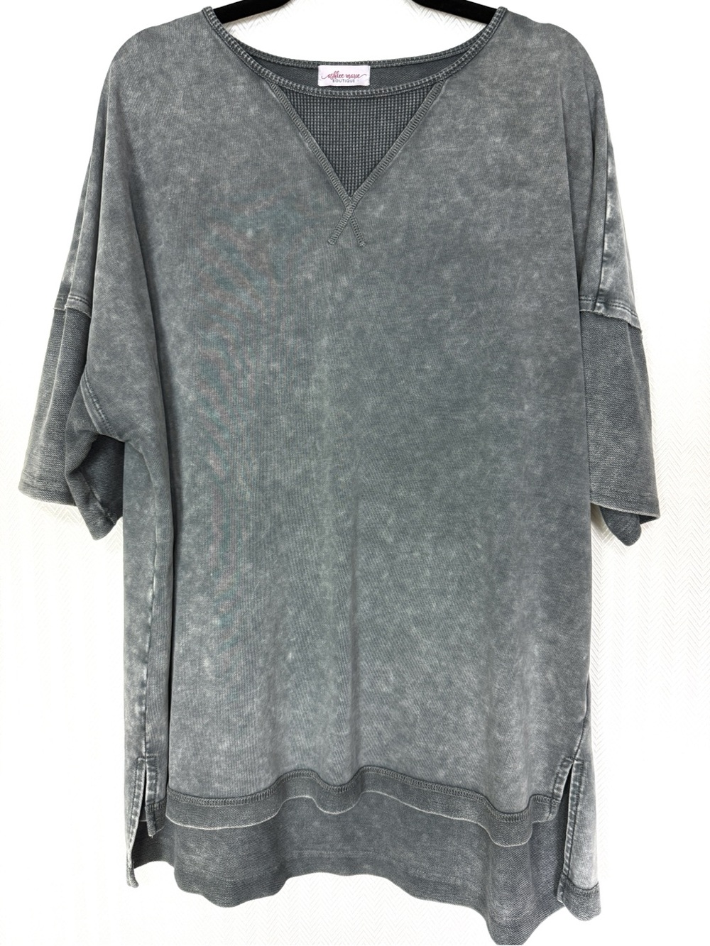 Ashlee Marie Boutique Acid Washed Gray Short Sleeve Relaxed Top Size XL